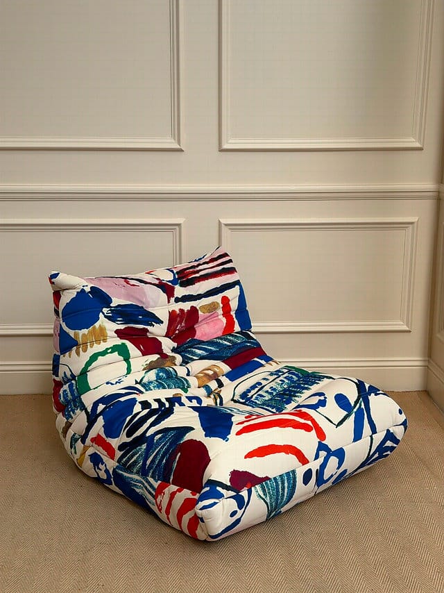 Customer photo review of Fauteuil Relax Graffiti en Tissu Suède