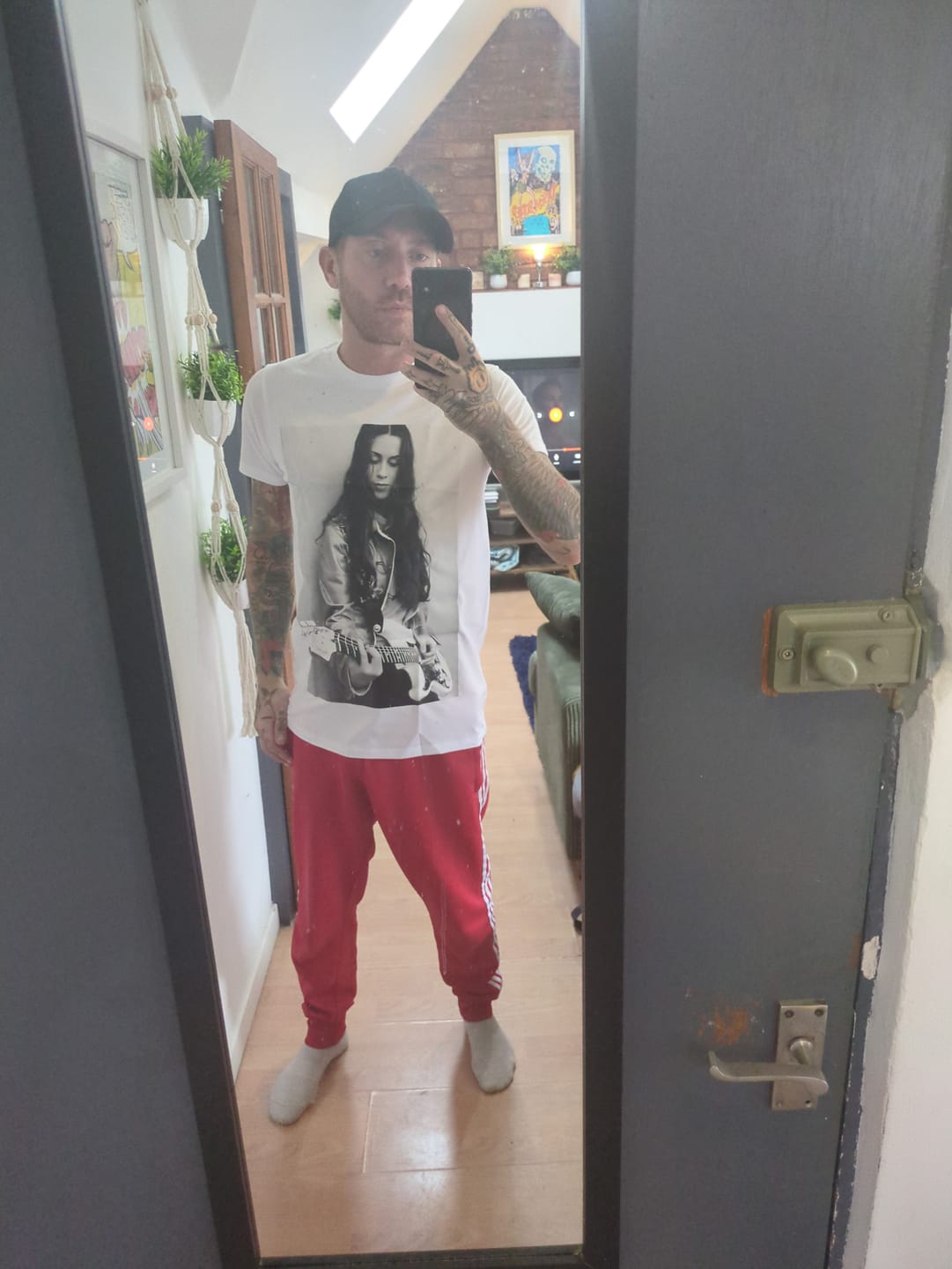 Customer photo review of Men's fitted t-shirt