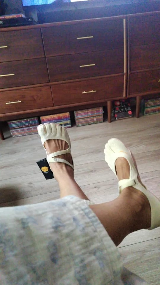 Customer photo review of Five Toe Shoes
