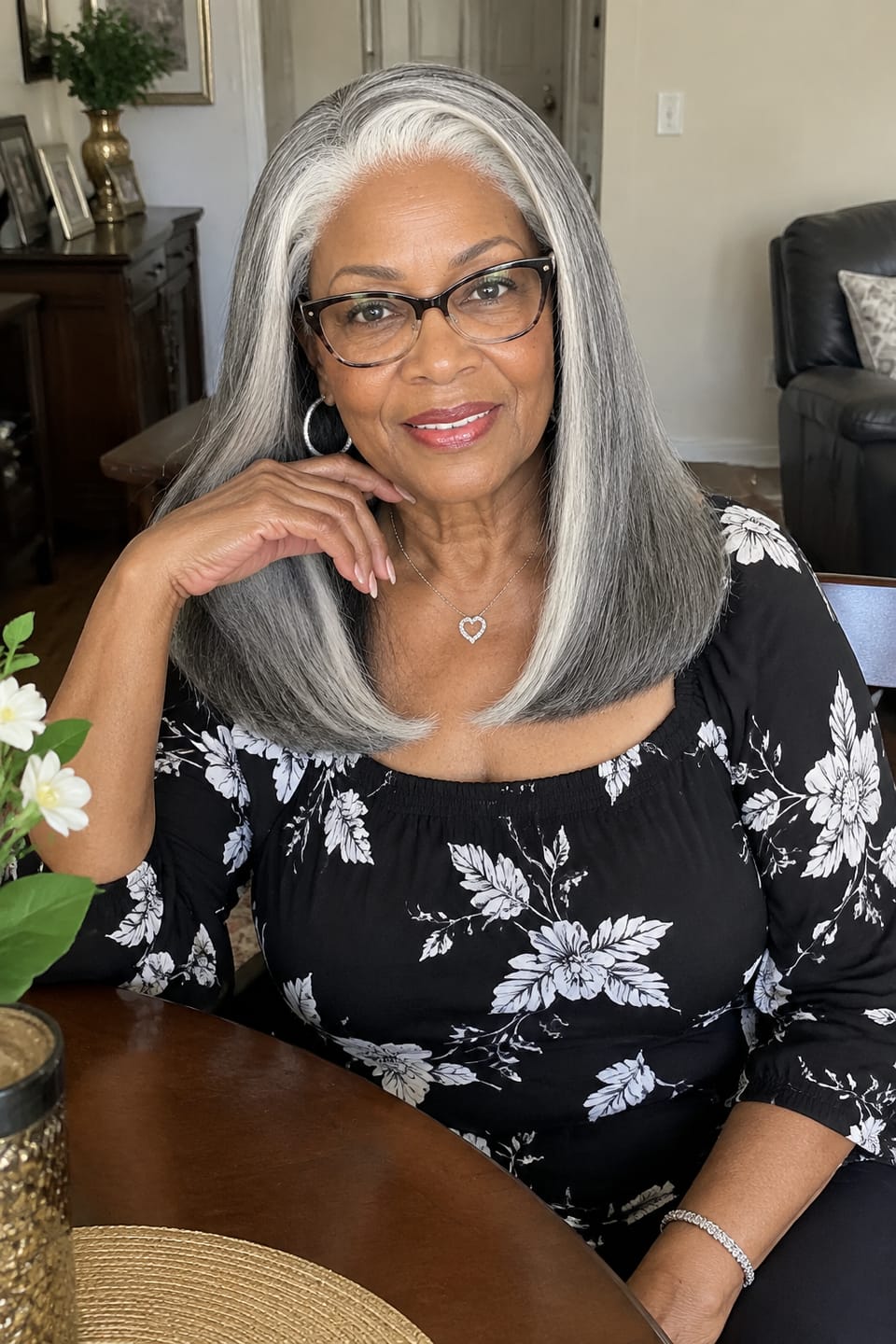 Customer photo review of Luvwin 4C Edges Salt & Pepper More Salt Highlight Front Glueless Straight Wig