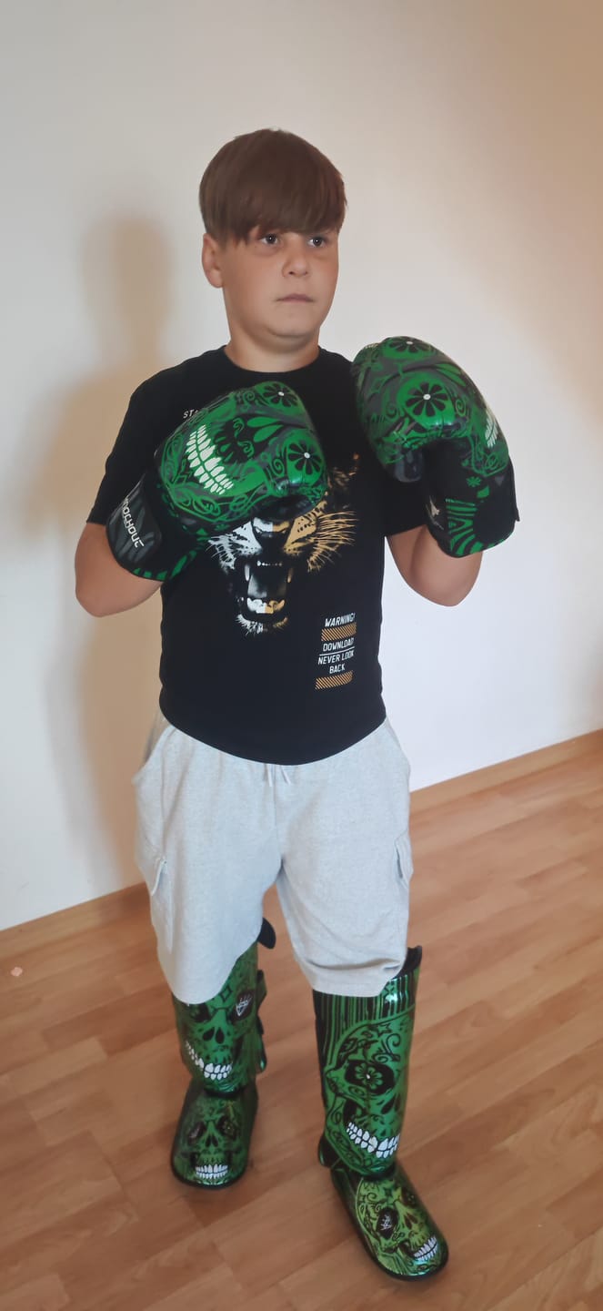 Customer photo review of Tibiere Kickbox Knockout Skull FX