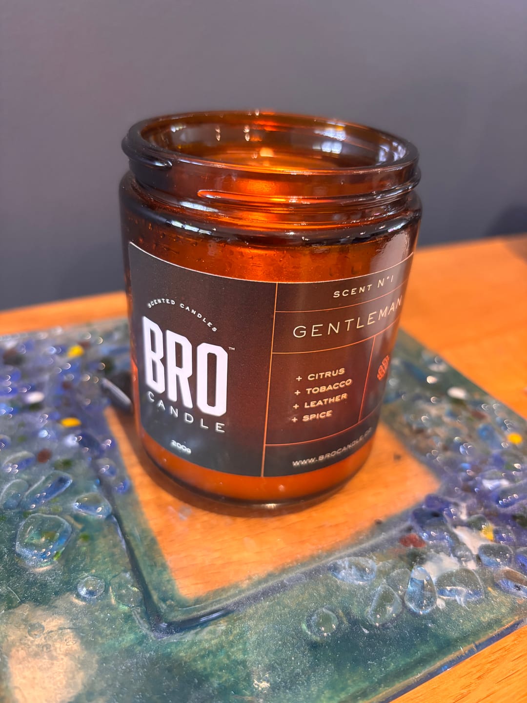 Customer photo review of The Imperial Oud Candle