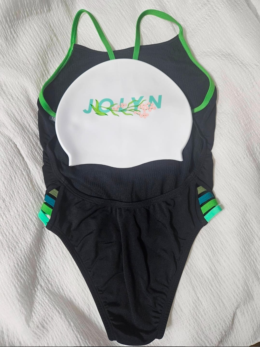 Customer photo review of ZAMBIA ONE PIECE - Black|Moss