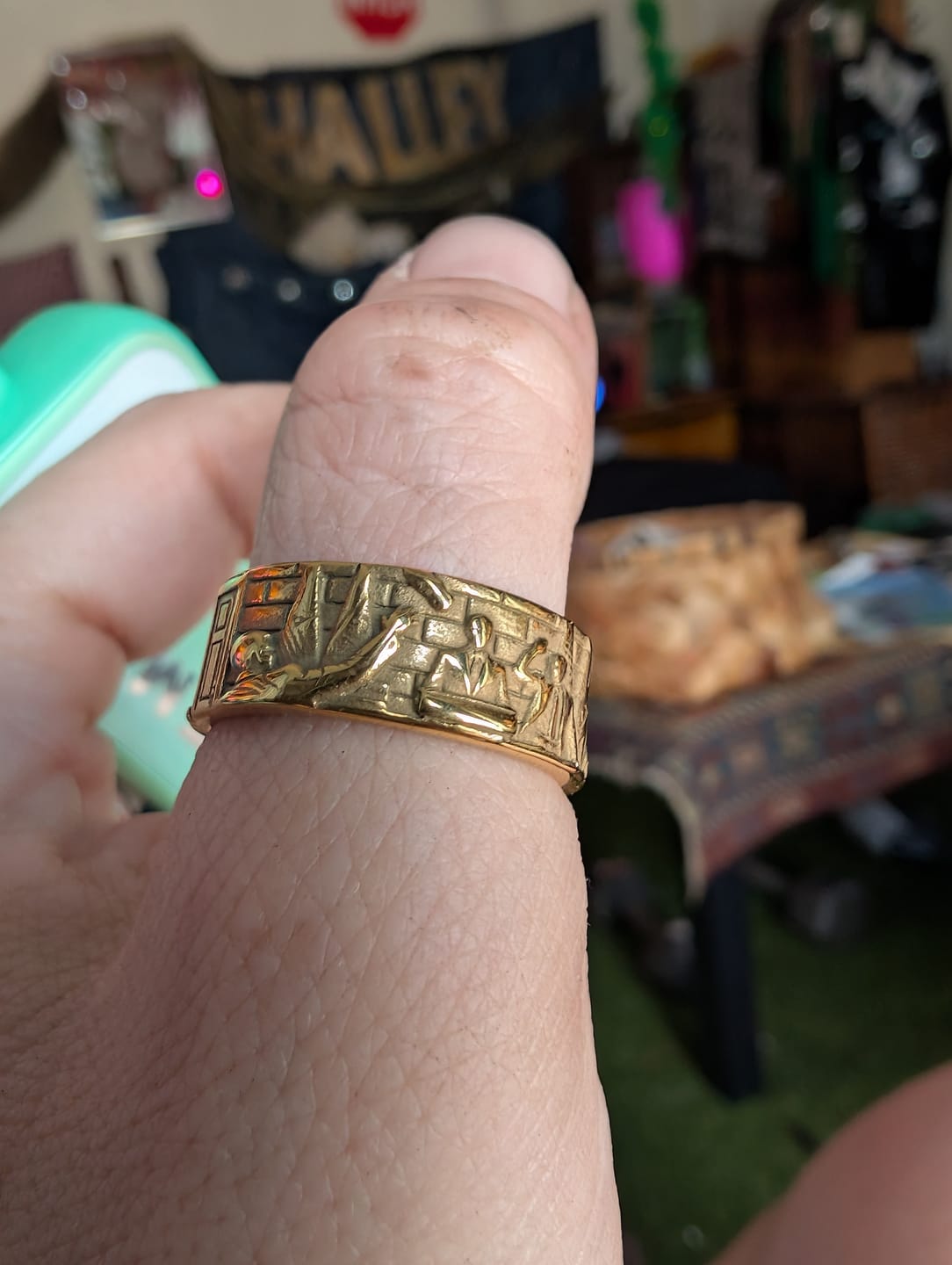 Customer photo review of "Farewell Kiss" Ring - Half Width - 925. or Stainless steel GOLD PLATED