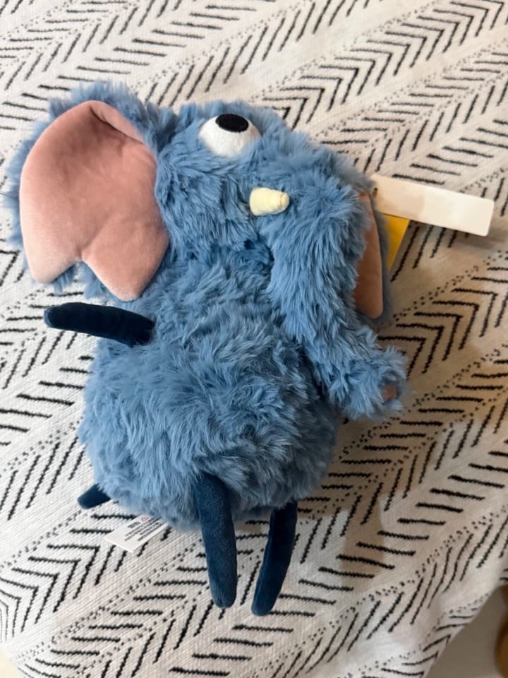 Customer photo review of Larry Elephant