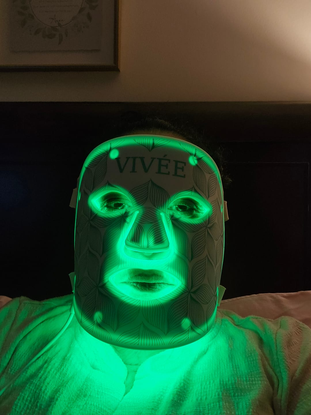 Customer photo review of Vivée Migraine Relief Mask