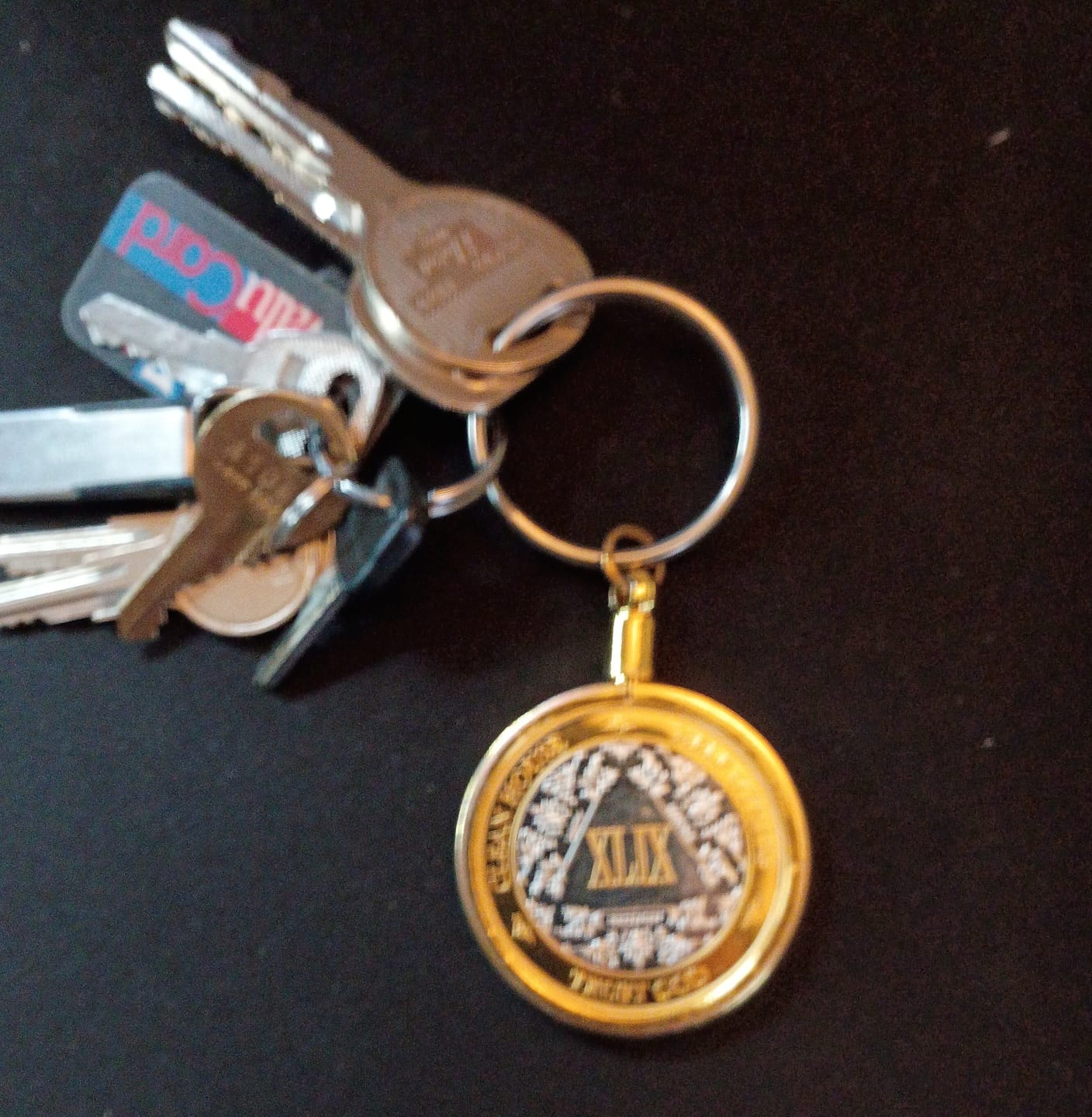 Customer photo review of 40mm AA Medallion Velvet Box - Specialty Chip/Coin/Token Holder