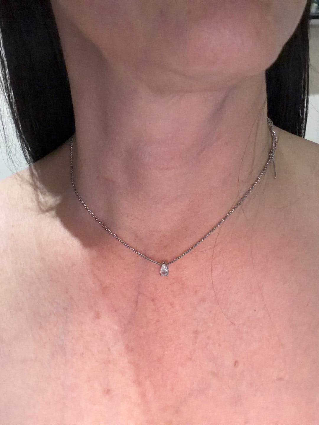 Customer photo review of Collar Birthstone Gota Plateado