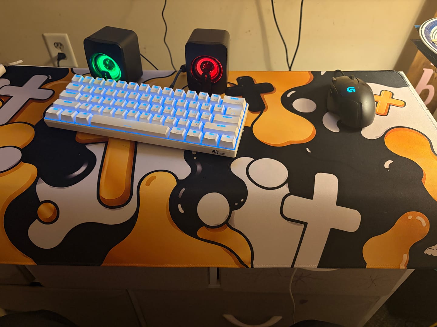 Customer photo review of Black Splash Mousepad
