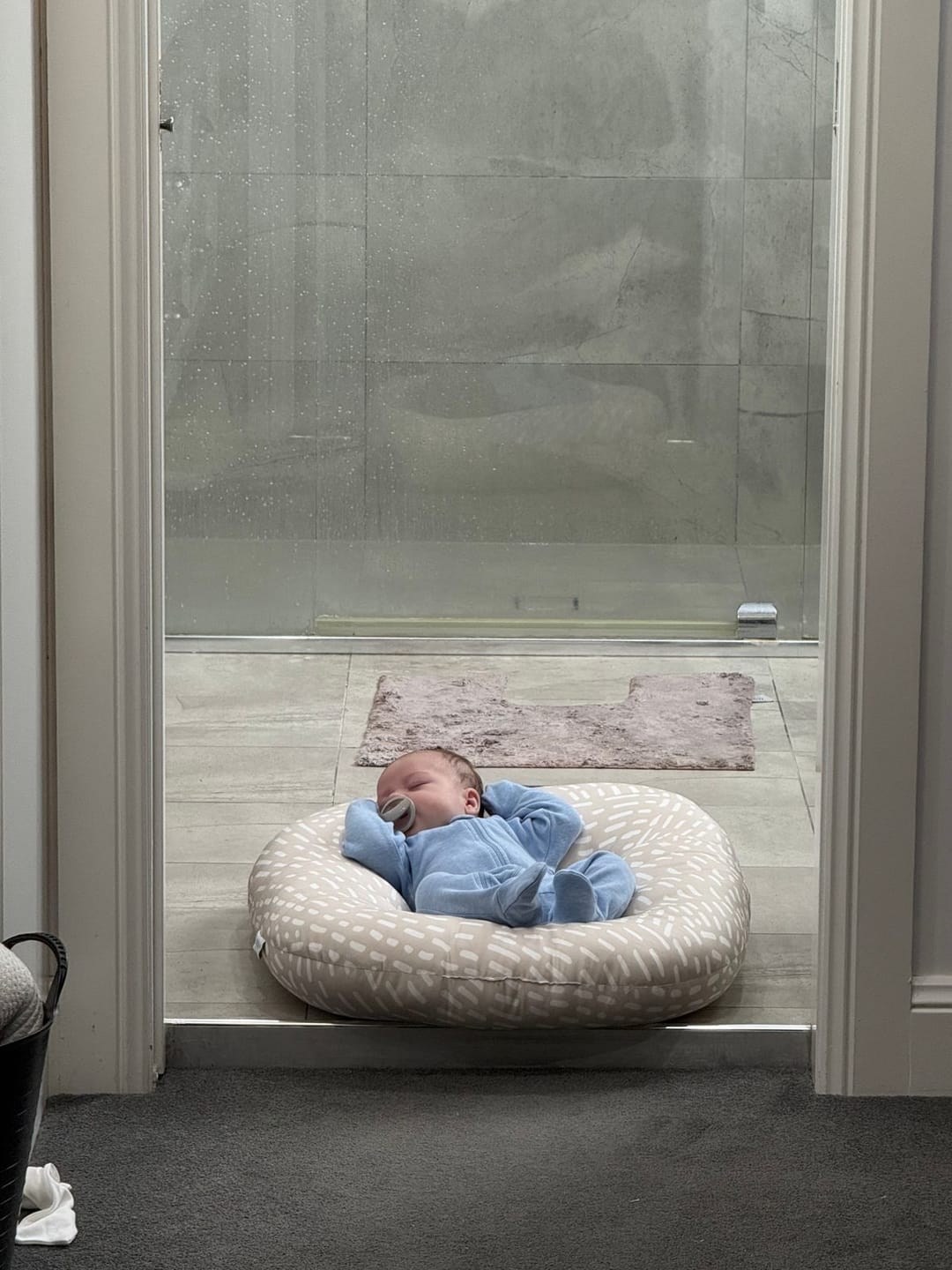 Customer photo review of Cushii Baby Lounger Wanderlust - Oatmilk