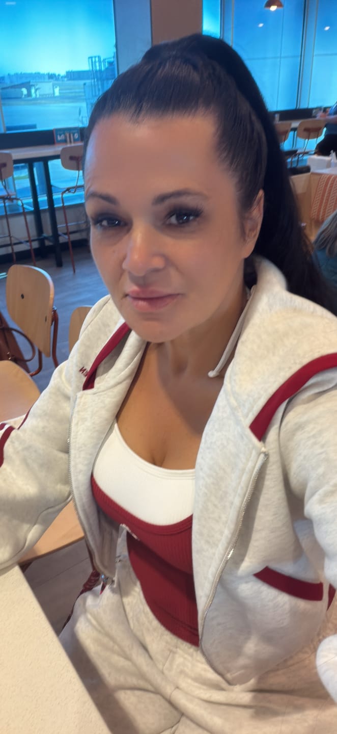 Customer photo review of Aelfric Eden Cropped Contrast Stripe Zip Up Hoodie