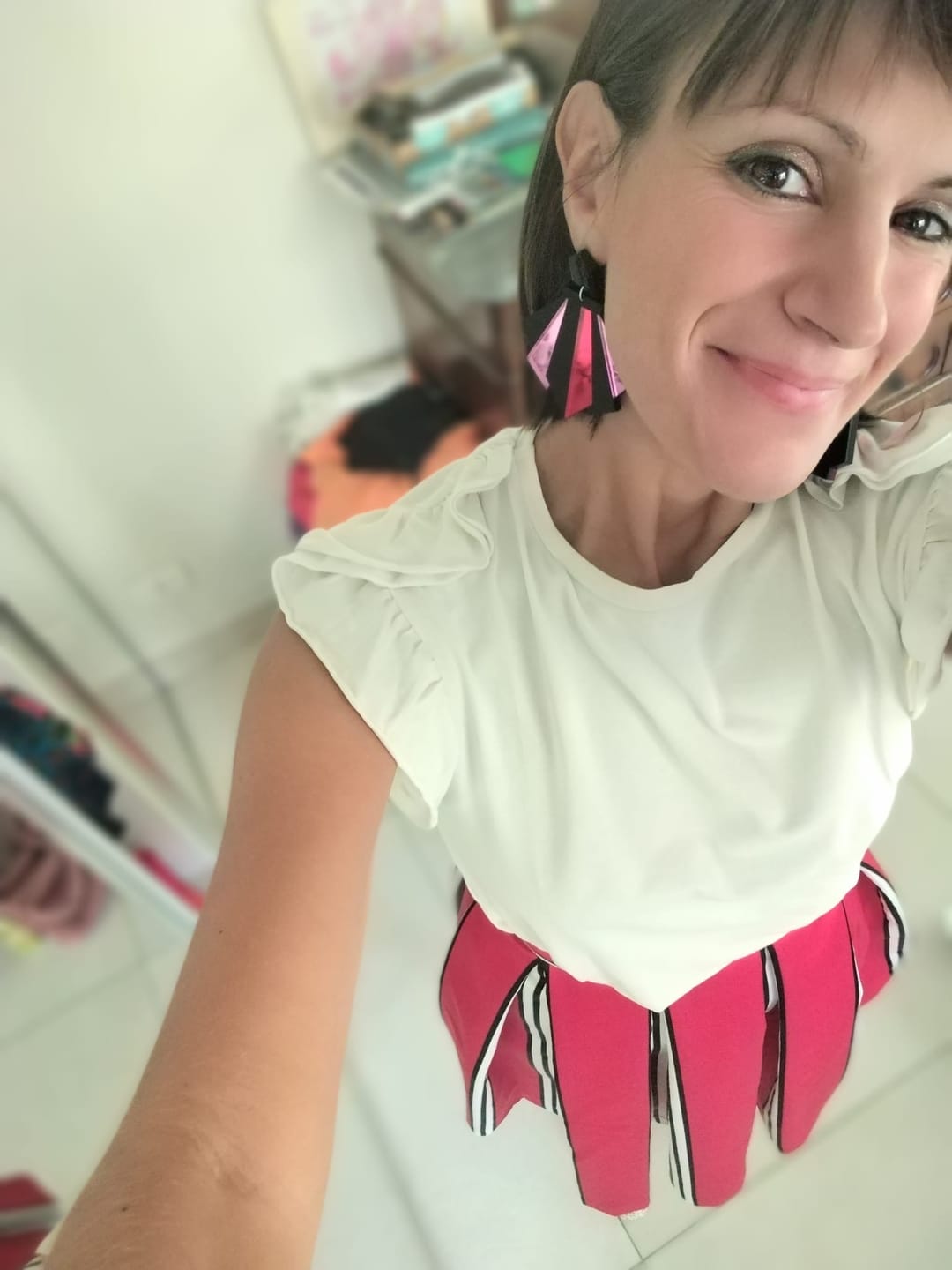 Customer photo review of Cuori XS – Orecchini in Plexiglas Piccoli