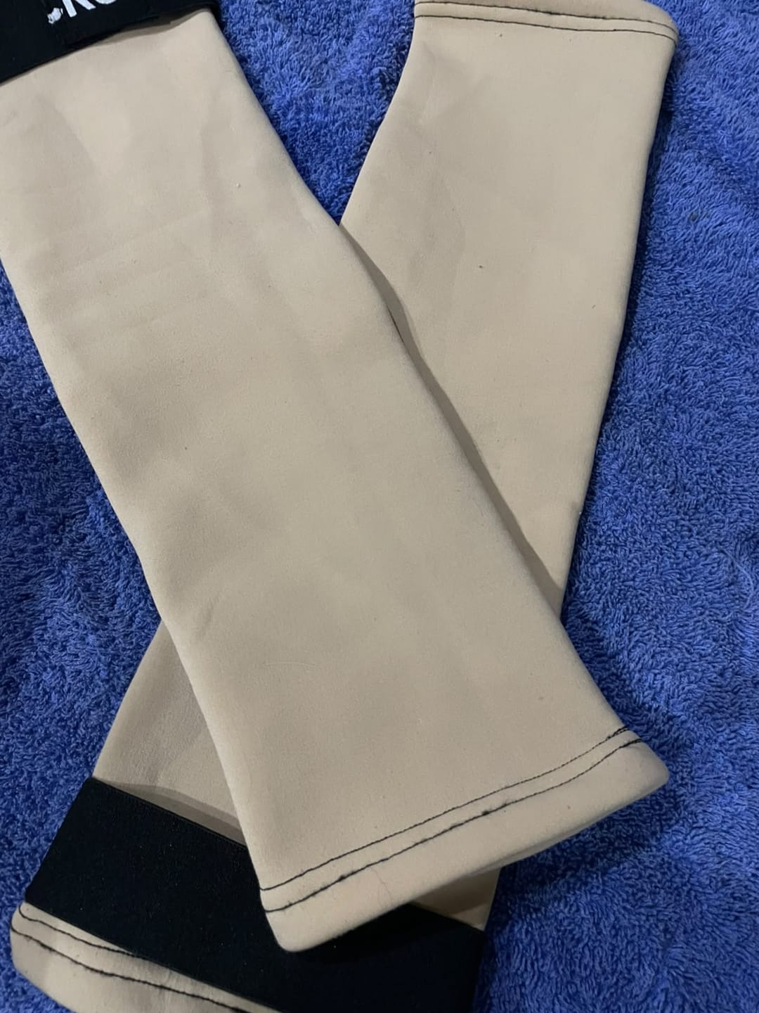 Customer photo review of Velvet Knee Warmer for Men & Women
