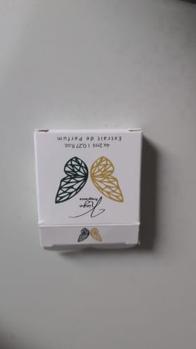 Customer's Tester Set in a white box with black and gold butterfly graphics.