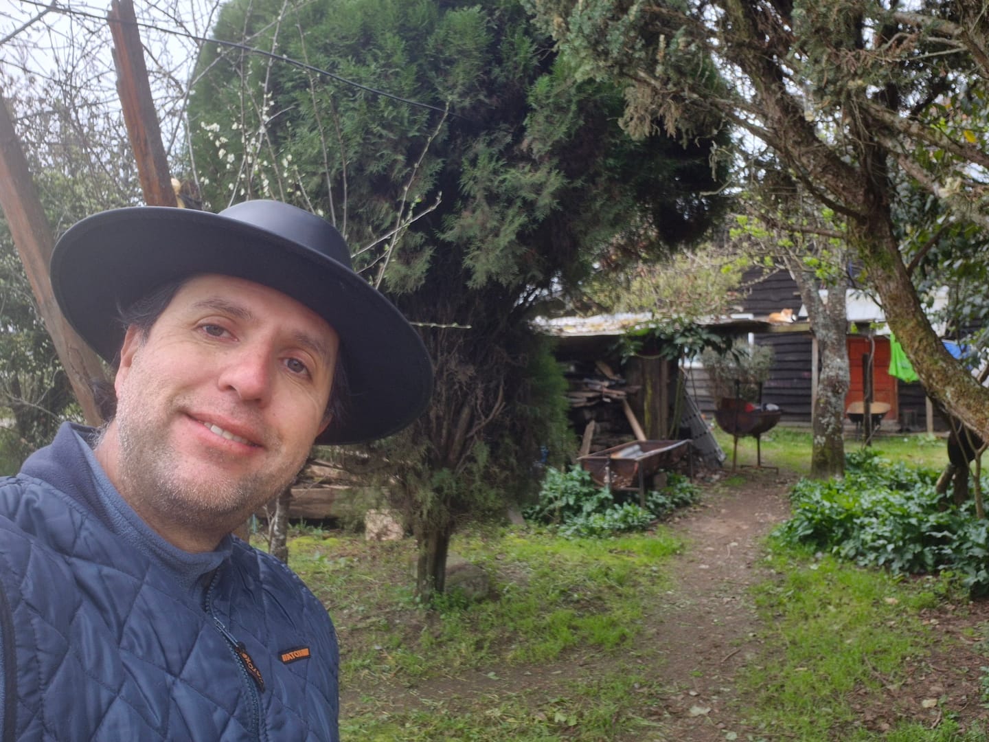 Customer photo review of SOMBRERO NEGRO DE CUERO