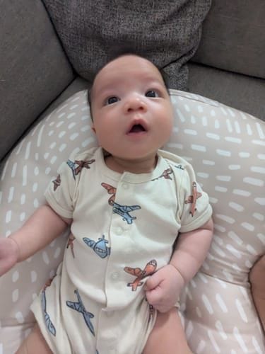 Customer photo review of Cushii Baby Lounger Wanderlust - Oatmilk