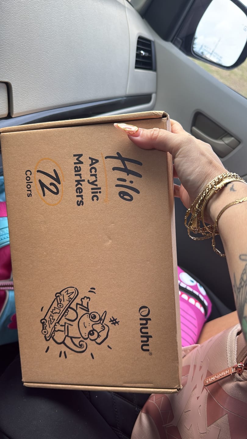 Customer photo review of Ohuhu Kahuku Series Direct-ink Acrylic Paint Markers