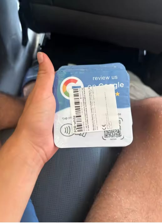 Customer photo review of Placa NFC para reseñas de Google