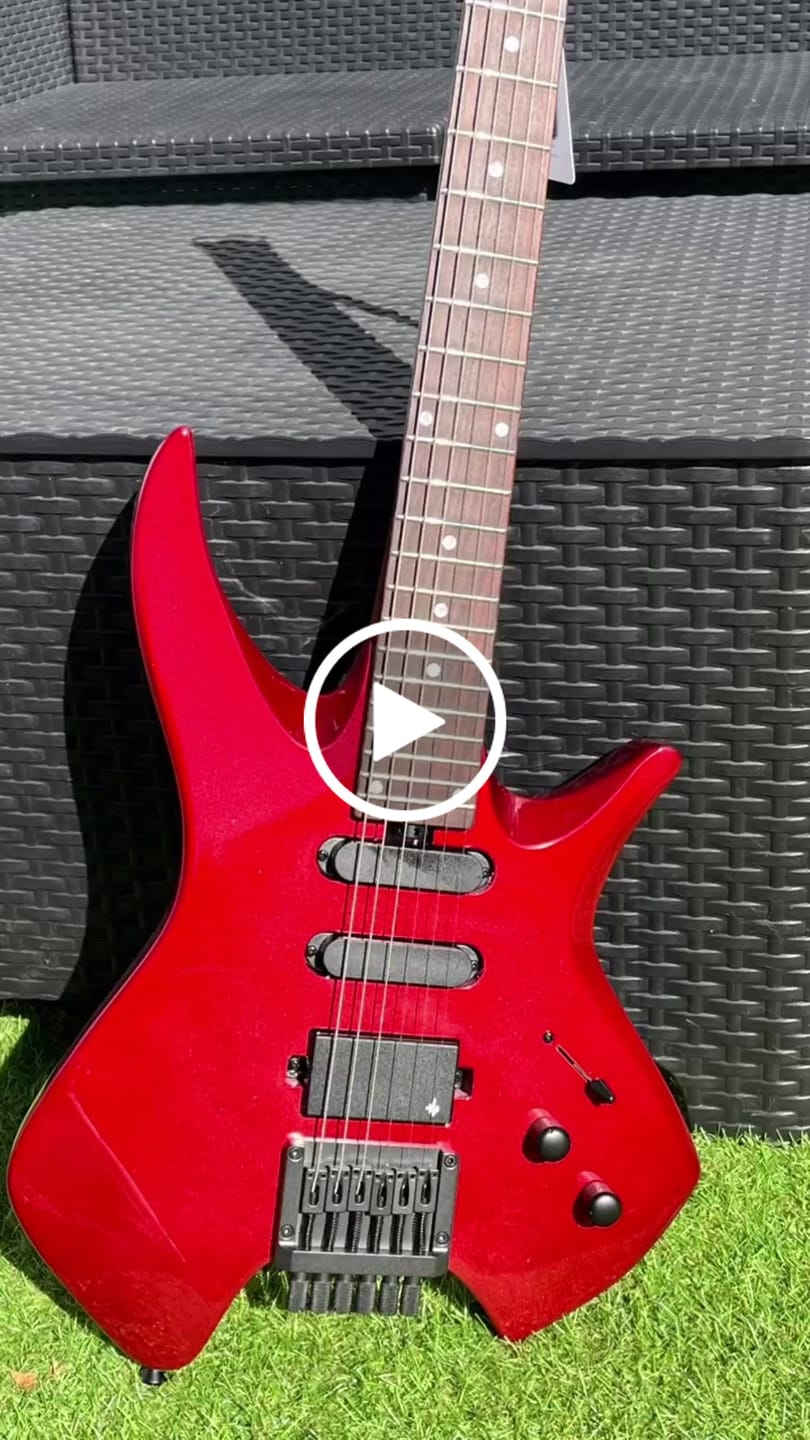 Customer video review of Donner HLX-500 Guitare Électrique Moderne Sans Tête【ancienne réf. NHL-500】