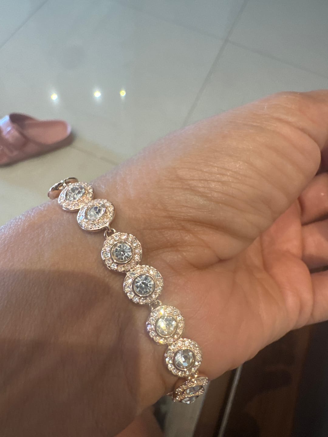 Customer photo review of PULSERA CRISTAL SWAROVSKI TENIS ANGELIC HALO ROSE GOLD