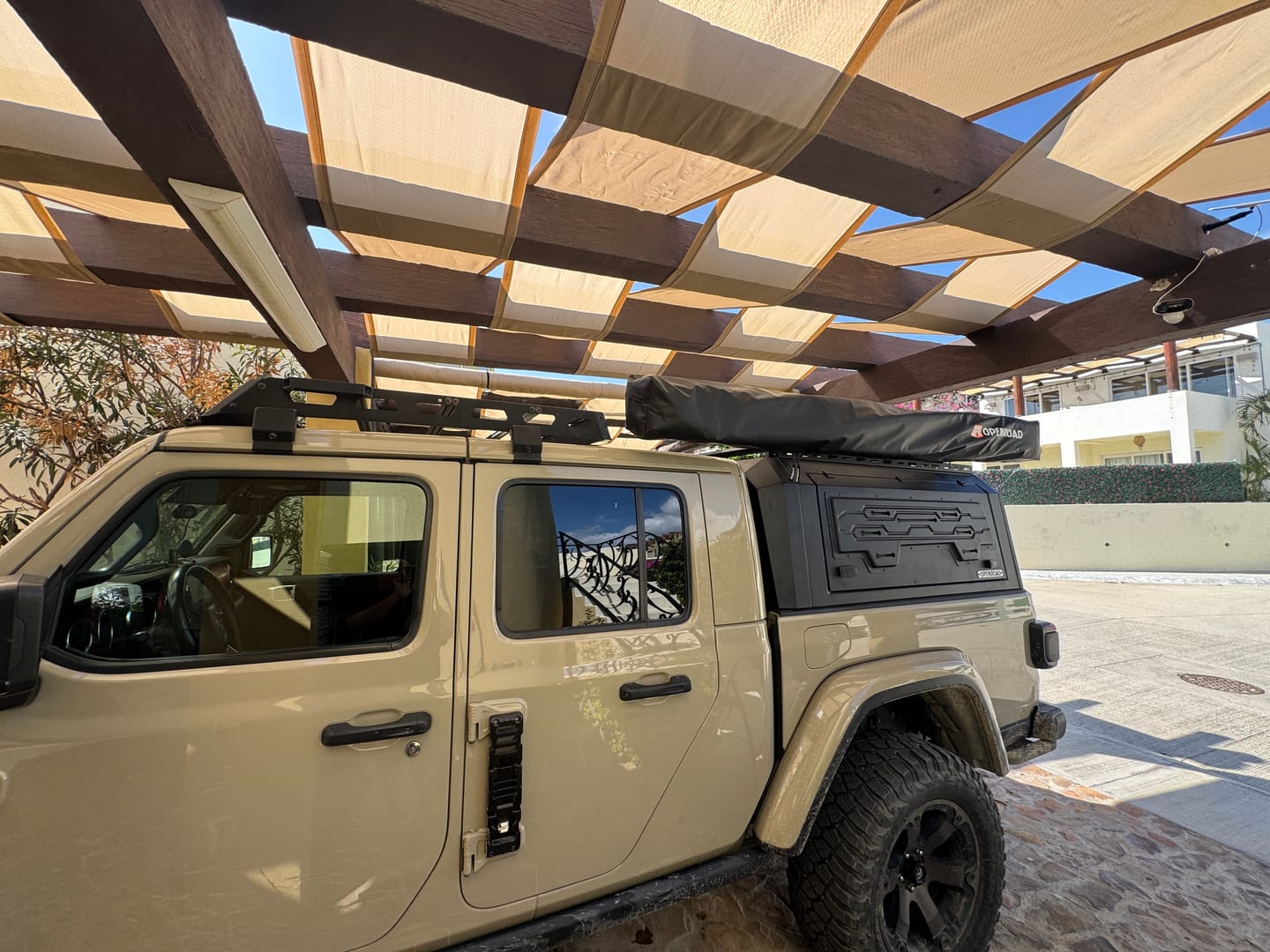 Customer photo review of OPENROAD Aluminum Truck Cap with Roof Rack Crossbars with Truck Cap Storage Box