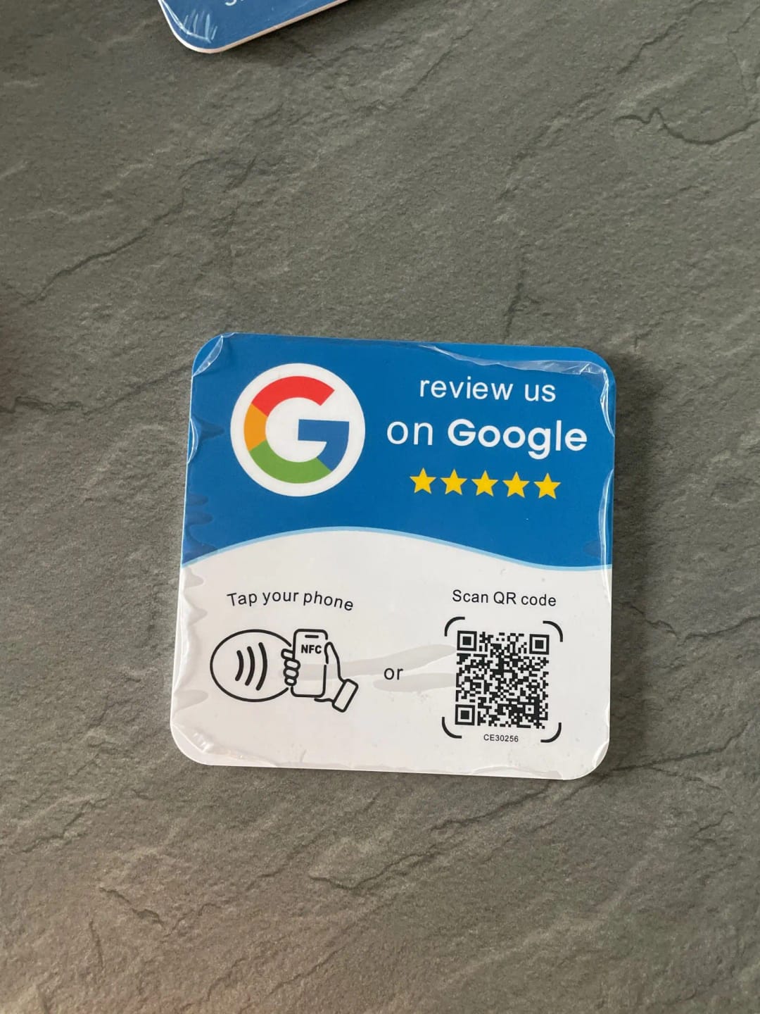 Customer photo review of Placa NFC para reseñas de Google