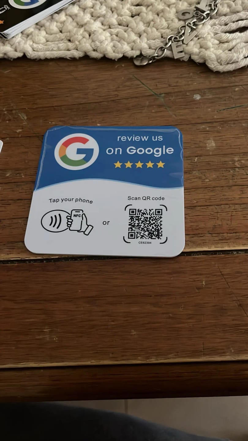 Customer photo review of Placa NFC para reseñas de Google