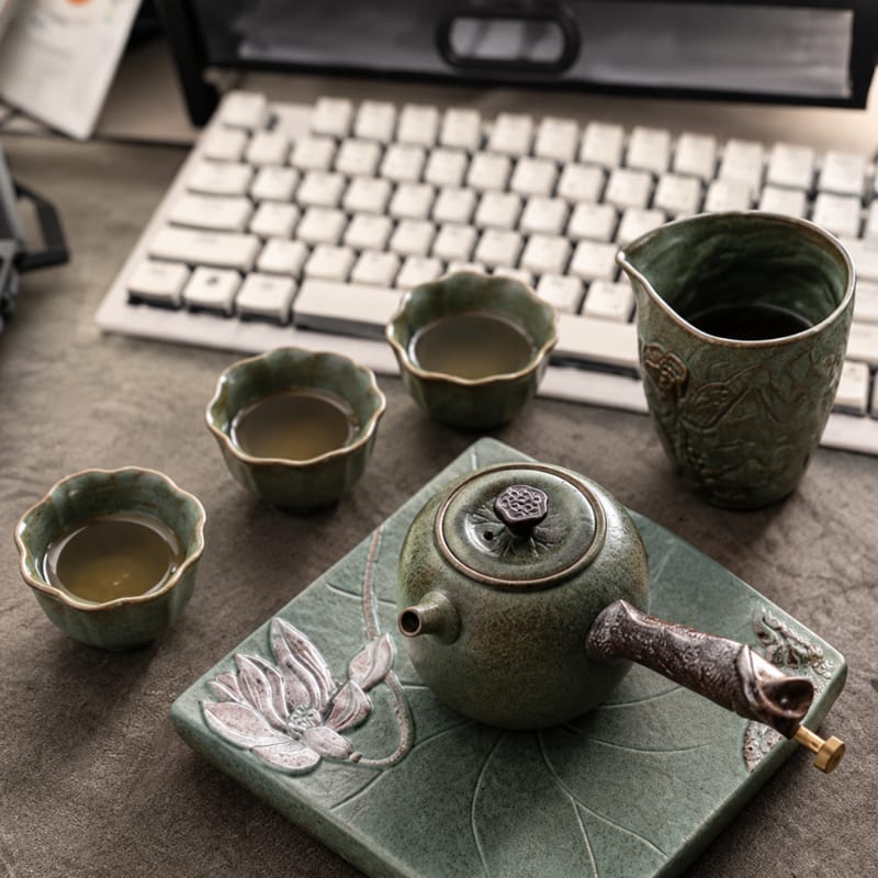Customer photo review of Takumi Lotus Side Grip Kung Fu Teapot Set