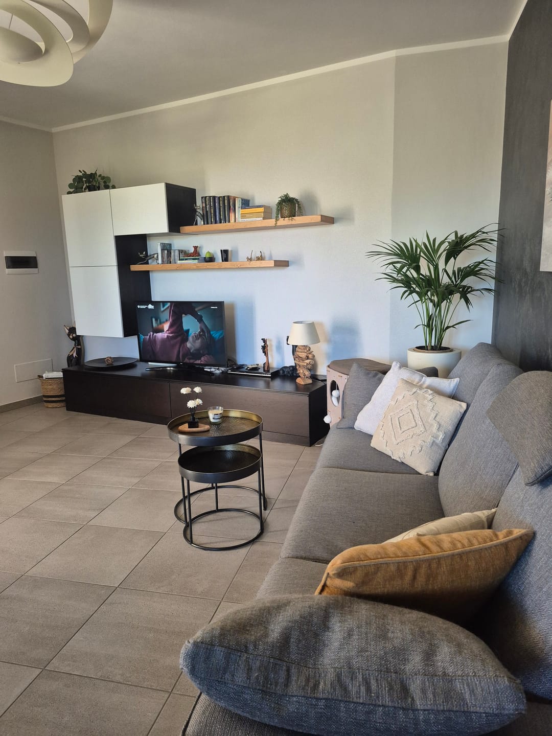 Customer photo review of Mensola sospesa - VENERE - Profondità 15-20-25 cm. Rovere