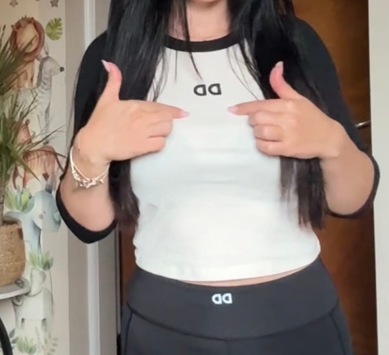 Customer photo review of Women's ¾ raglan baby t-shirt