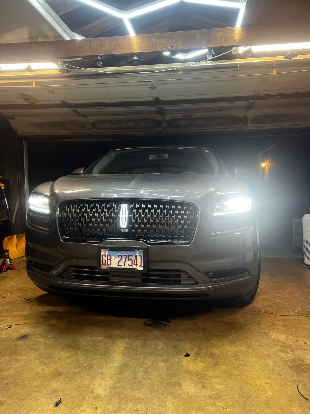 Customer photo review of Lincoln Car Logo Front Grille LED Dynamic Crystal Illuminated Emblem for Corsair, Nautilus, Aviator, Continental, MKZ, MKC