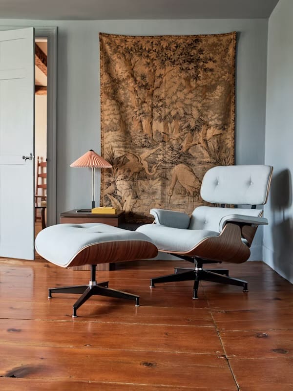 Customer photo review of Ensemble Lounge Chair & Repose-Pieds – Finition Cuir Élégante