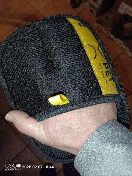 Customer photo review of Gant Anti-Poils Aquelie™ — Un intérieur propre et sans poils en quelques secondes