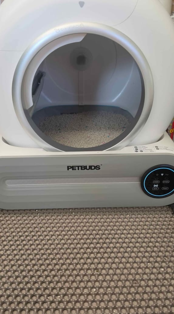 Customer photo review of Petbuds™ Pro 2026 Automatic Self-Cleaning Litter Box
