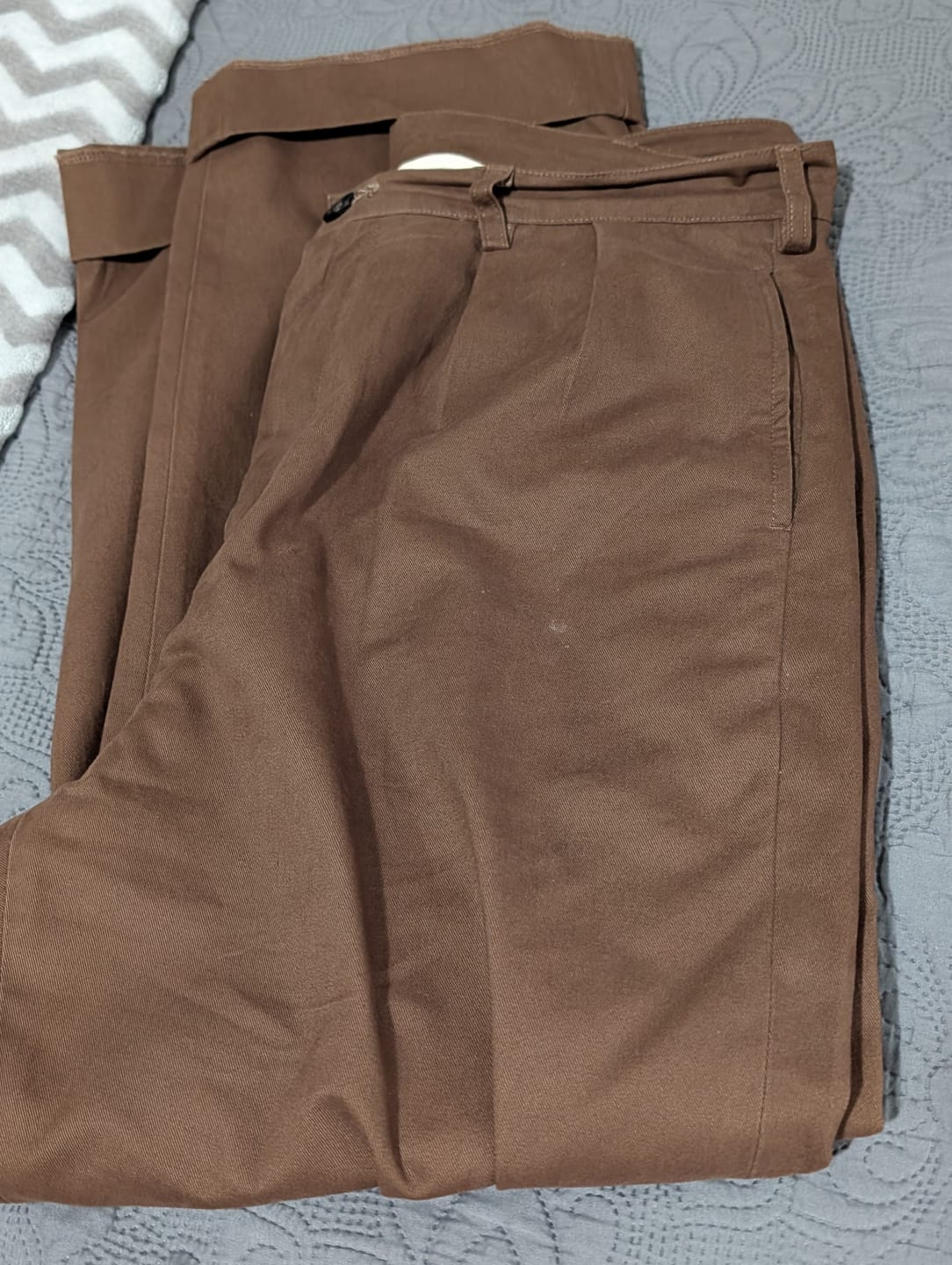 Customer photo review of Classic Fit Two-pleated Chino