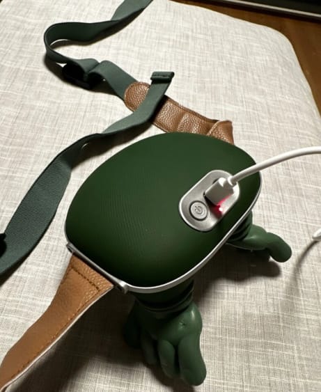 Customer photo review of Zavelix™ Dual-Use Red Light & Deep-Kneading Massager for People & Pets