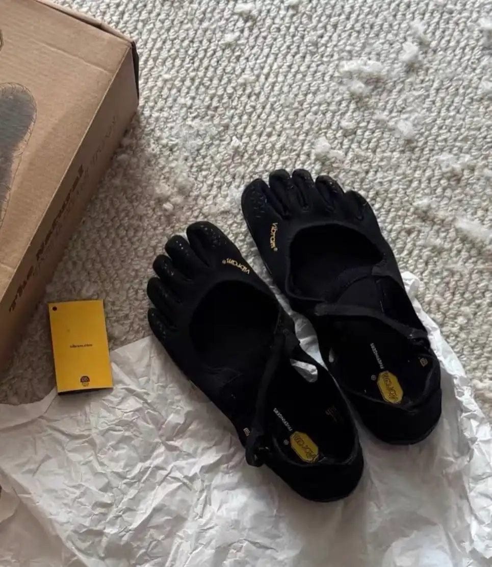 Customer photo review of FiveF Toe Shoes