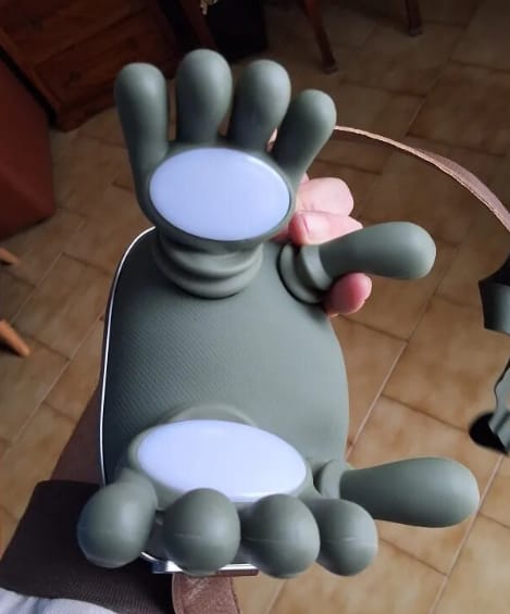 Customer photo review of Zavelix™ Dual-Use Red Light & Deep-Kneading Massager for People & Pets