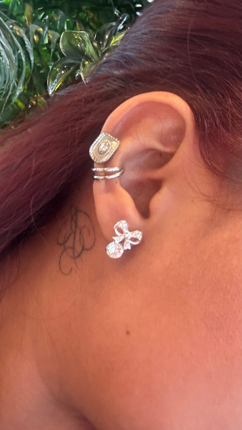 Customer photo review of Aretes Primera Perforacion Titanio