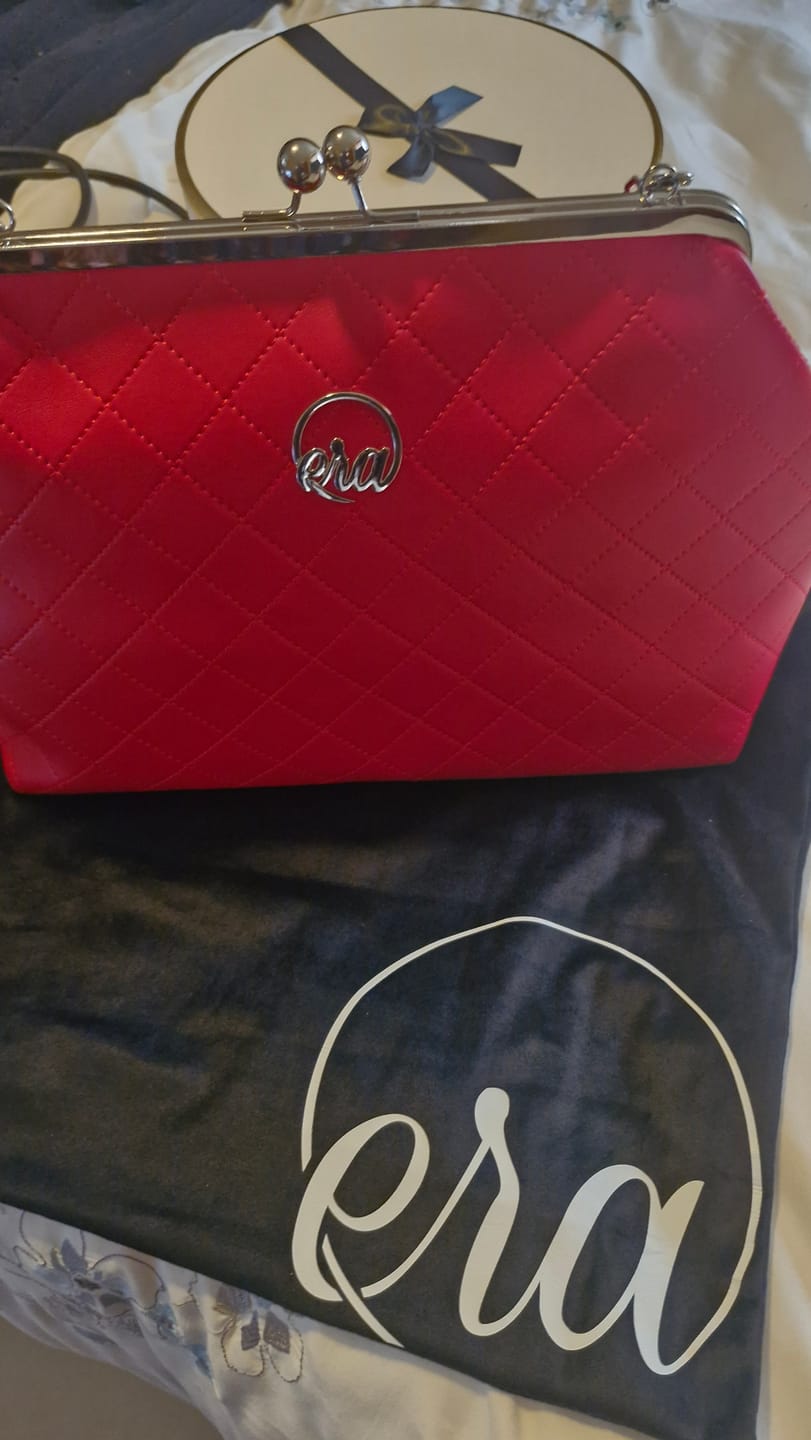 Customer photo review of ERA Oversized Kisslock Chain Bag – Red