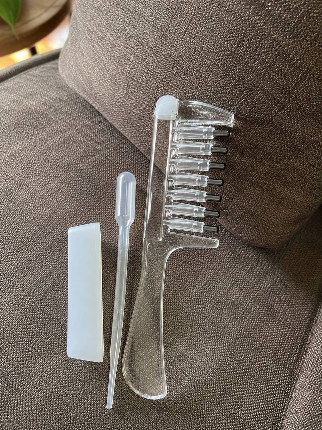 Customer photo review of VEYRA™ Hair Oil Applicator Comb with Scalp Massager
