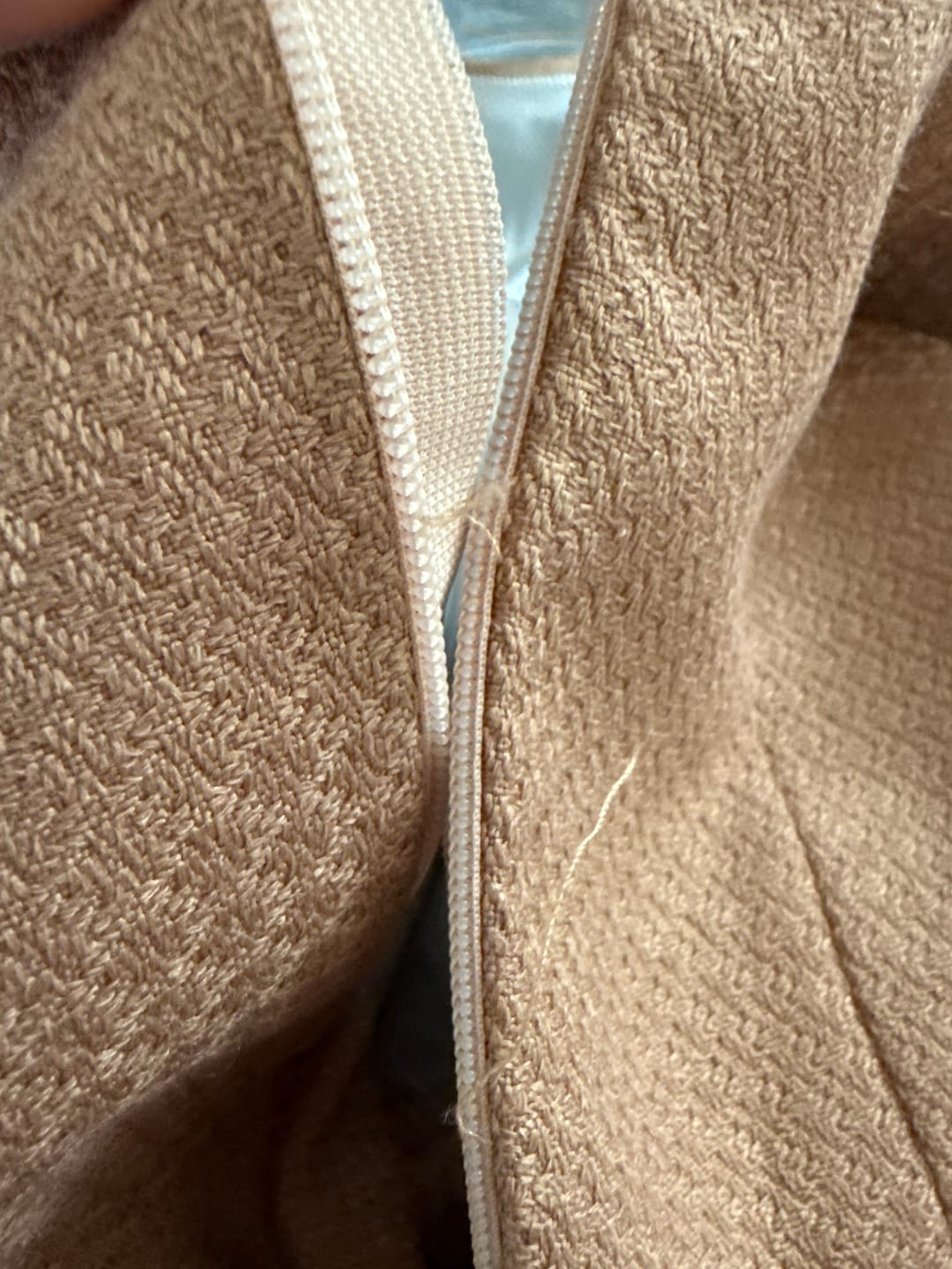 Customer photo review of Braun Herz-Ausschnitt Reißverschluss Vorne Dirndl