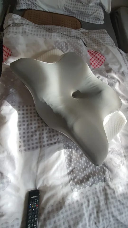 Customer photo review of ByLorai CurveFit™ Pillow