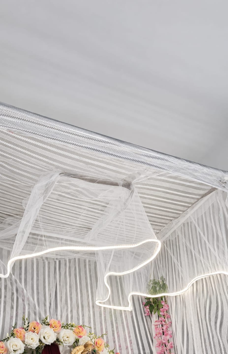 Customer photo review of LED jhalar / LED Frill /Net lights on ceiling / Ceiling light curtain for event wedding decoration (Available in 2 colors, 10*2 feet)