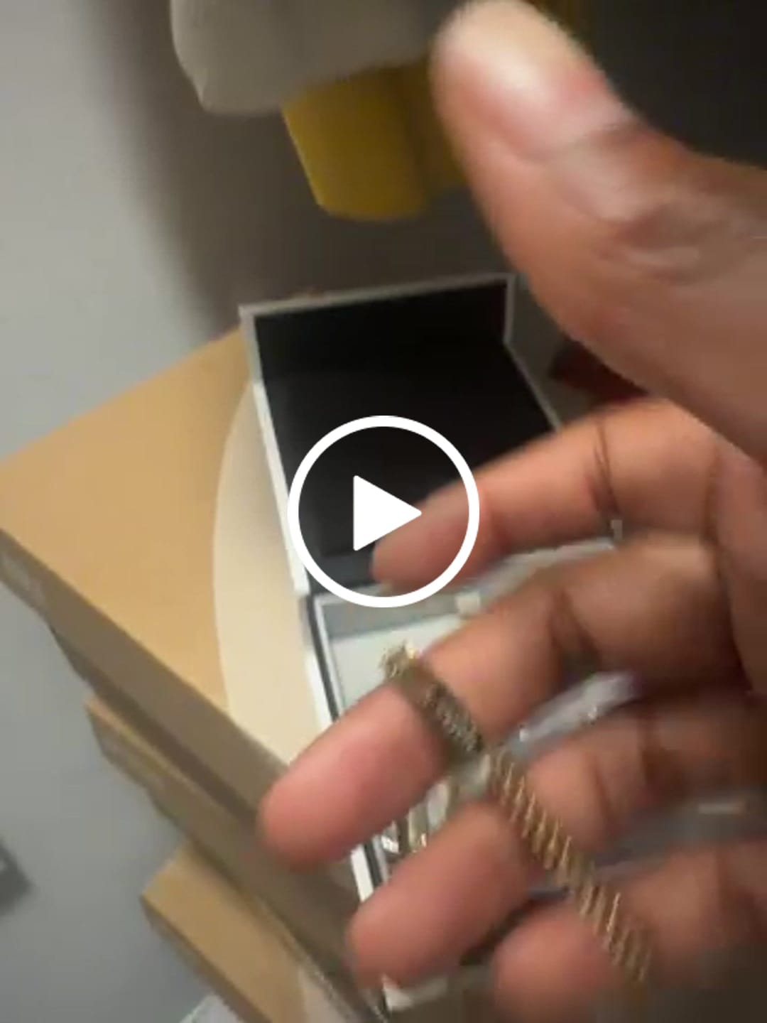 Customer video review of 3.5mm Engravable Cuban Link Chain