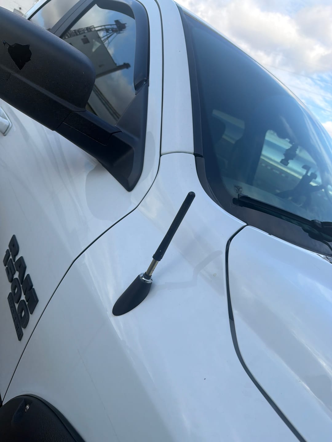 Customer photo review of 80Eighty® Carbon Antenna