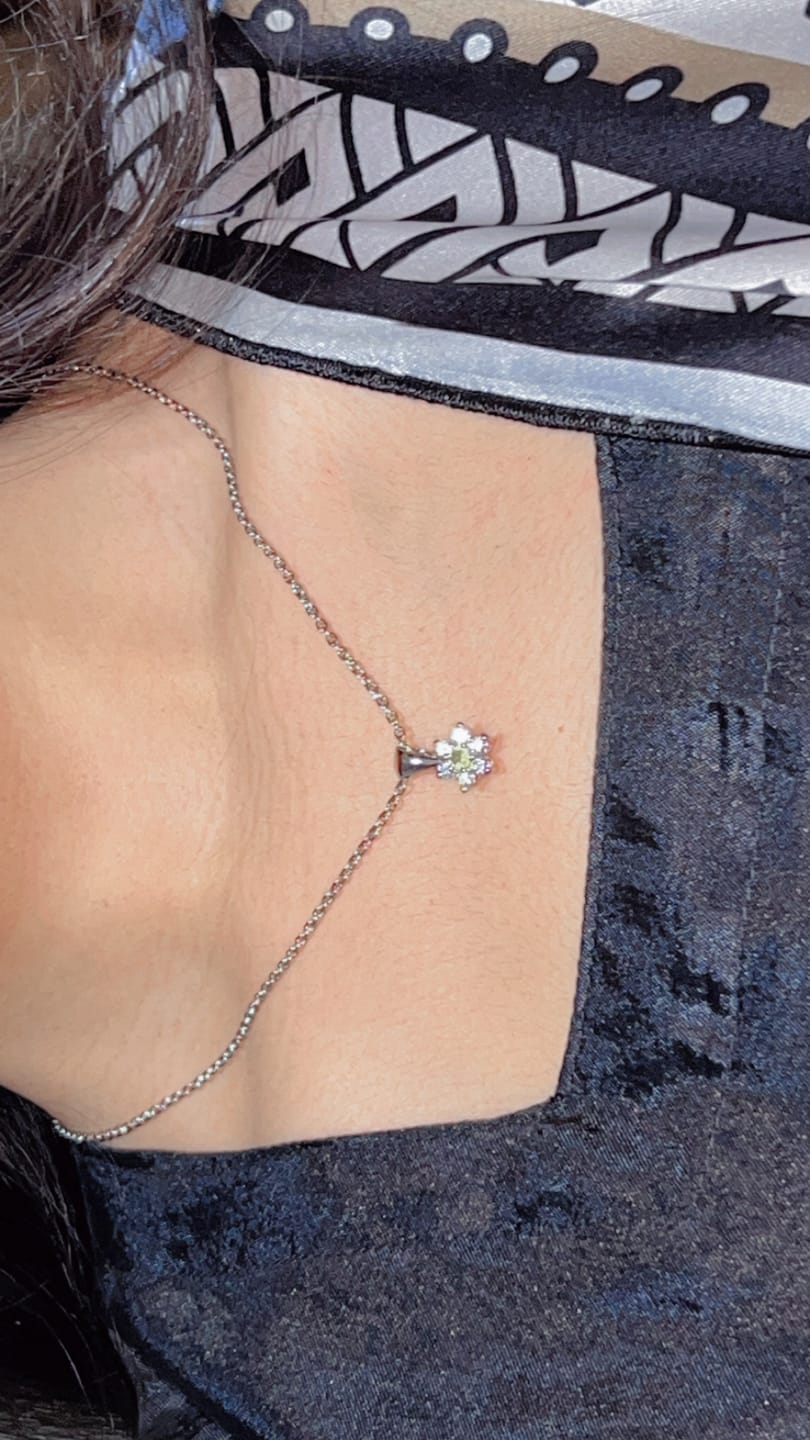 Customer photo review of Sparkling Peridot Flora — Natural Peridot Pendant in Sterling Silver