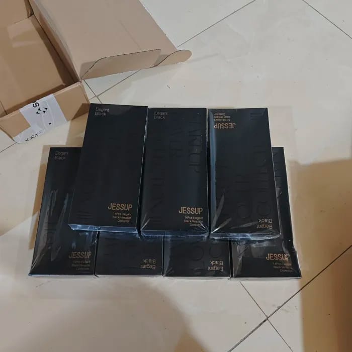 Customer photo review of Matte Black Versatile Brush Set Collection 14pcs T336