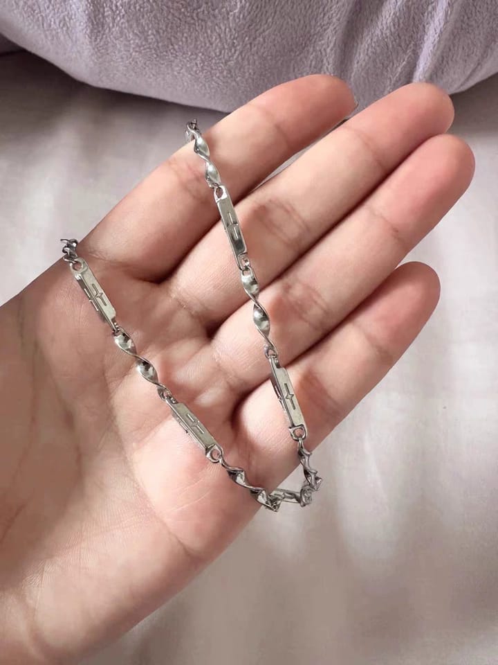 Customer photo review of Mobius Link Necklace