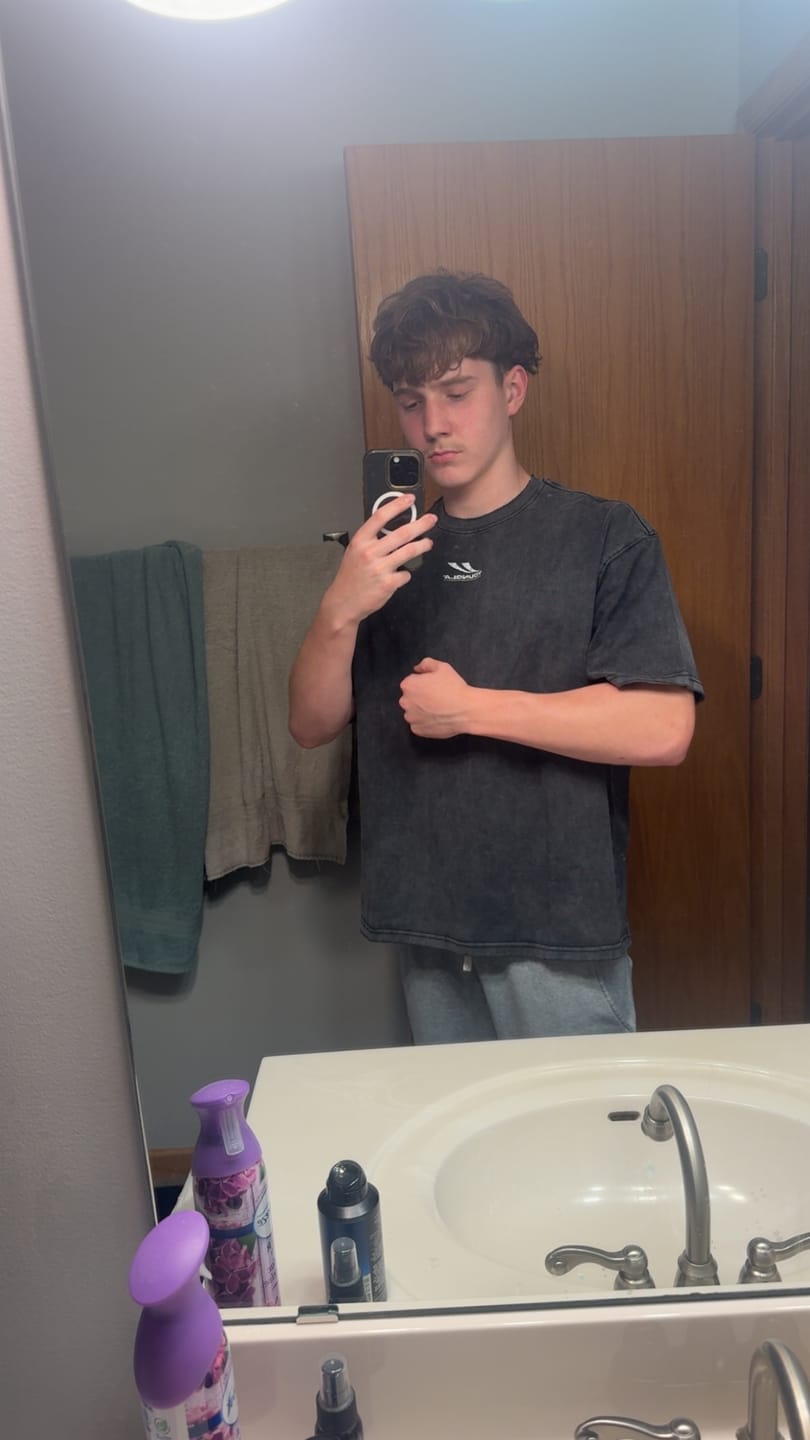 Customer photo review of 4212 - Heavyweight Tees